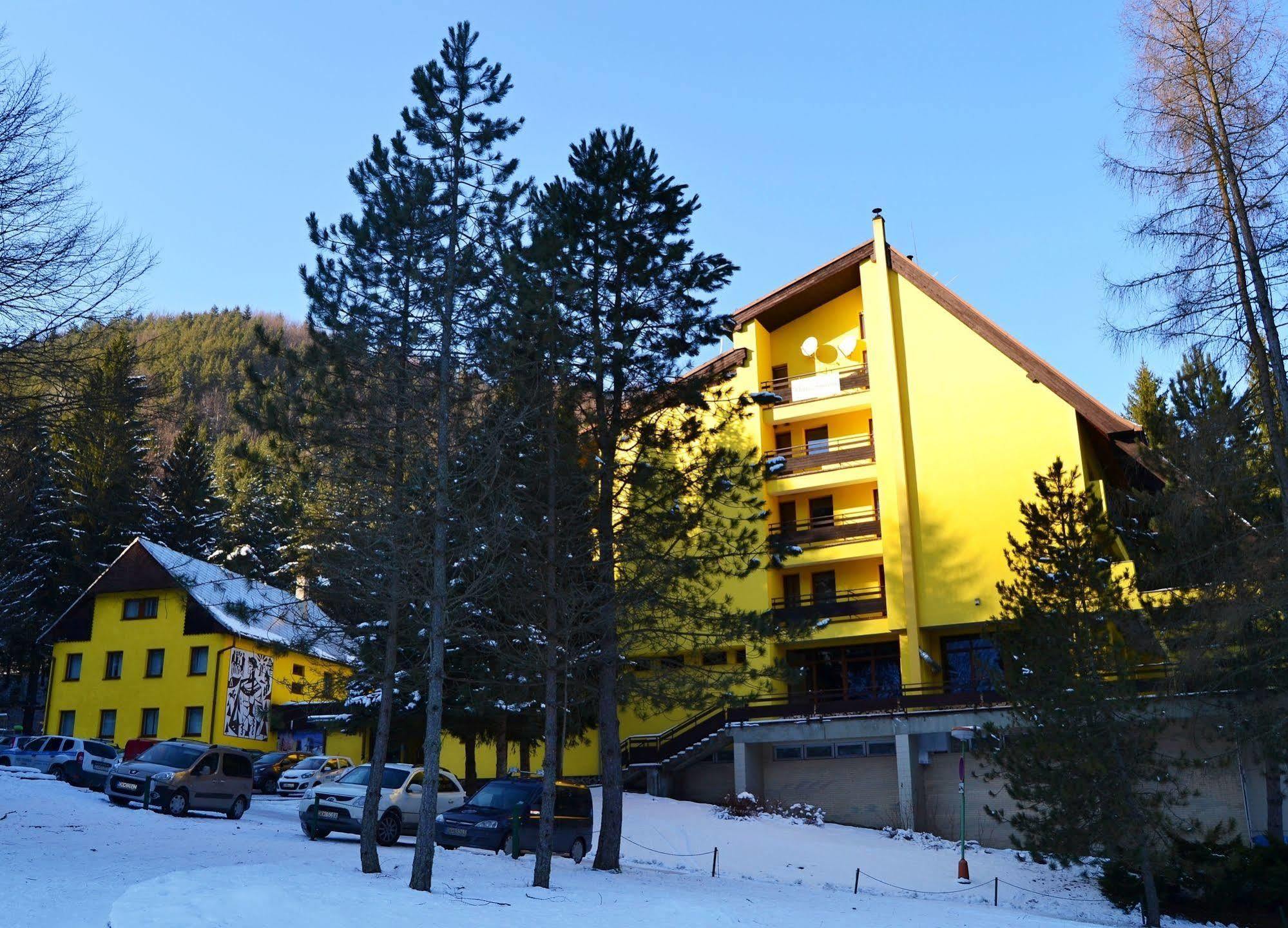 Hotel Smrecina Low Tatras エクステリア 写真